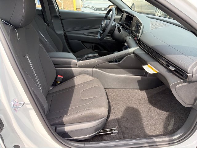 New 2026 Hyundai Elantra Sport FWD image 33