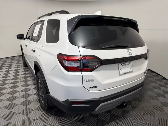 Used 2025 Honda Pilot TrailSport image 4