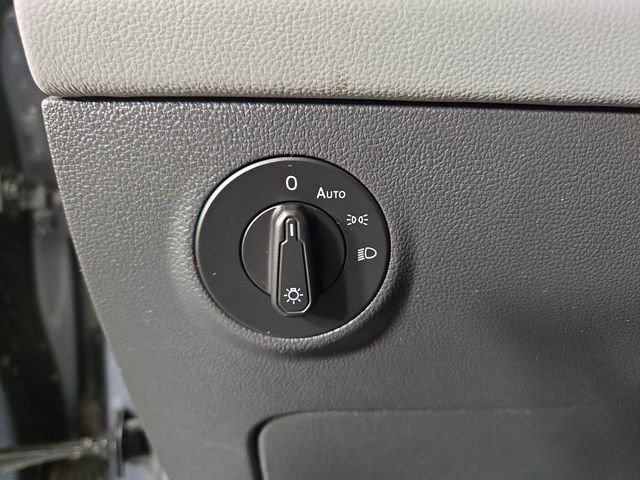 Used 2022 Volkswagen Taos SE image 27