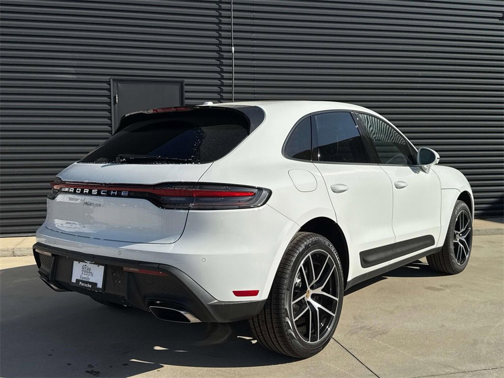 Used 2025 Porsche Macan image 7