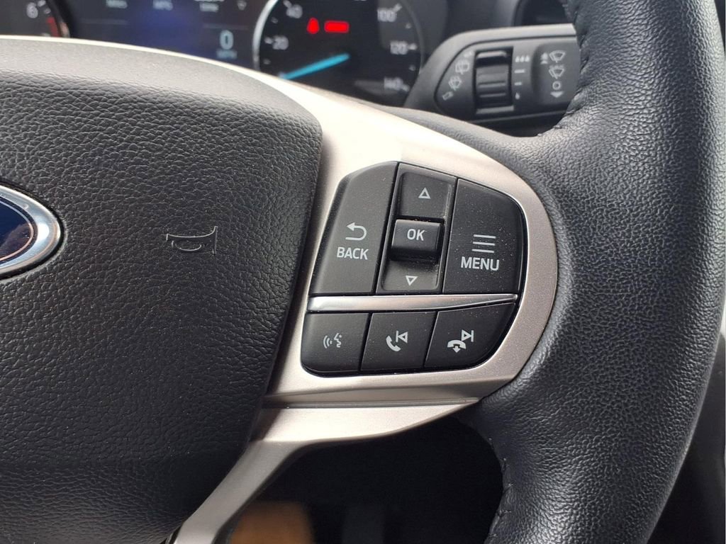 Used 2023 Ford Explorer XLT AWD/4WD image 13