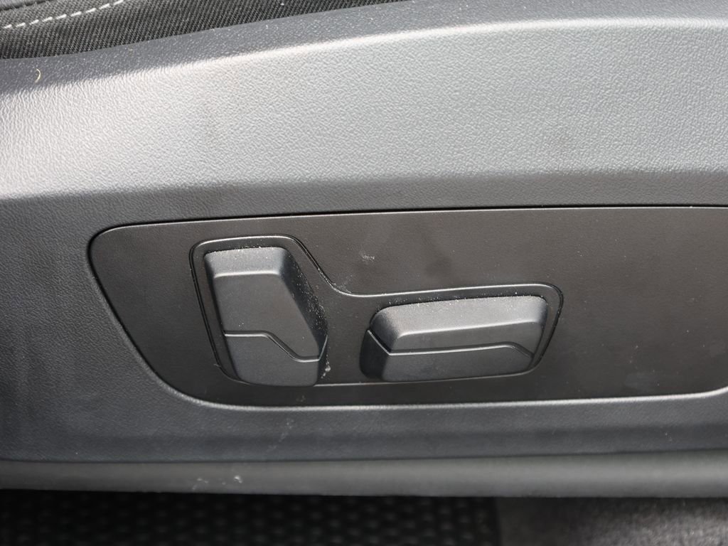 Used 2025 BMW X1 xDrive28i image 23