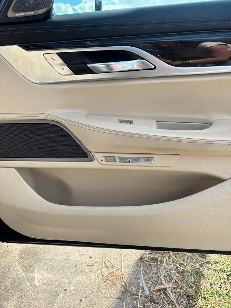 Used 2016 BMW 750i xDrive image 15