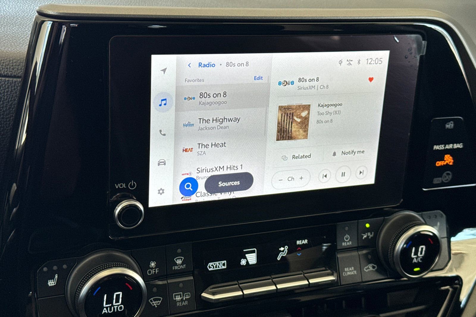 Used 2023 Toyota Highlander XLE image 18