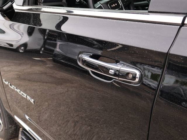 Certified 2023 GMC Yukon SLT w/ SLT Premium Package AWD/4WD image 16