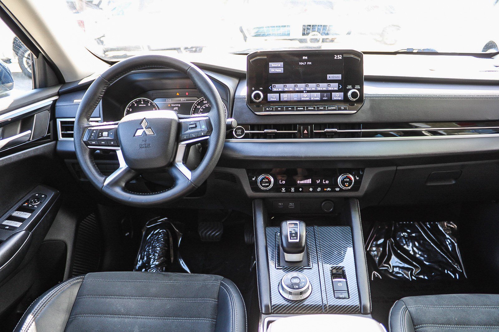 Used 2023 Mitsubishi Outlander SE AWD/4WD image 14