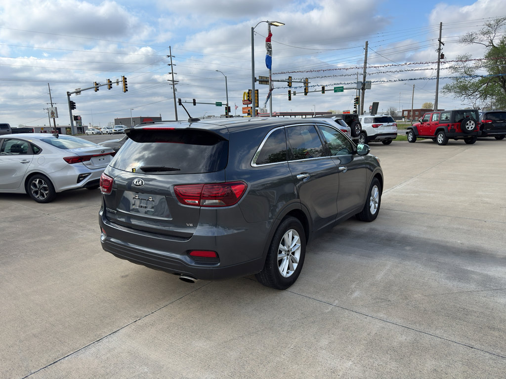 Used 2020 Kia Sorento LX image 3