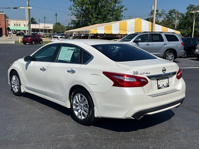 Used 2016 Nissan Altima 2.5 S w/ Power Driver Seat Package FWD image 4