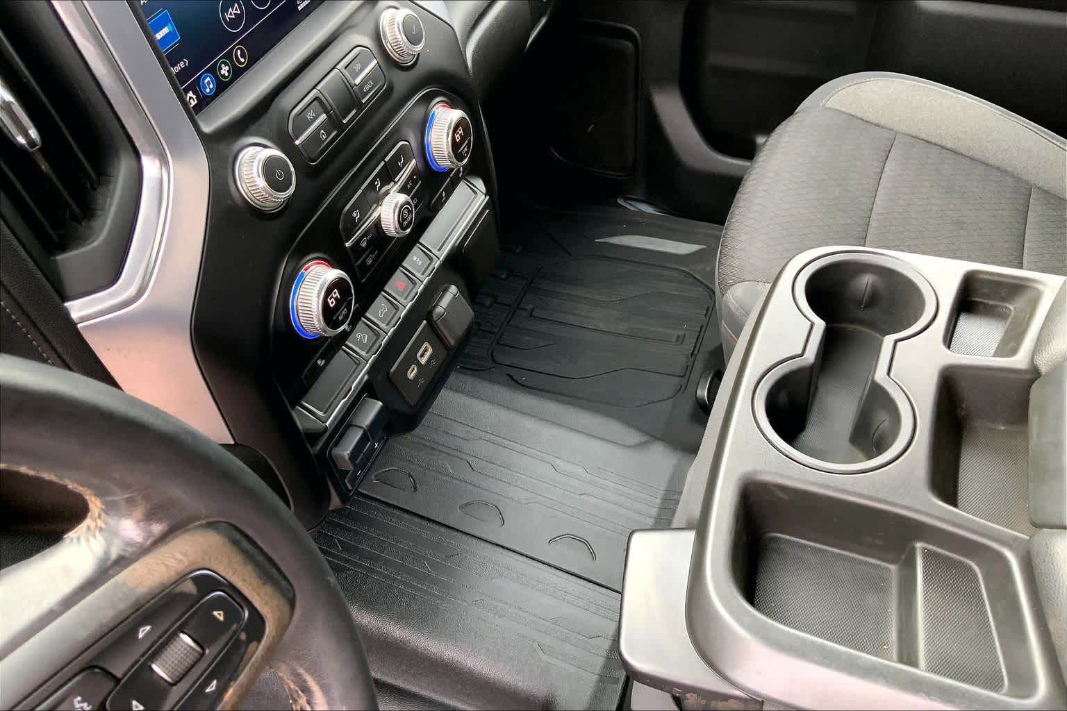 Used 2022 GMC Sierra 3500 SLE w/ SLE Convenience Package image 17
