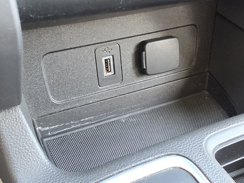 Used 2017 Ford Escape SE w/ SE Leather Comfort Package FWD image 25