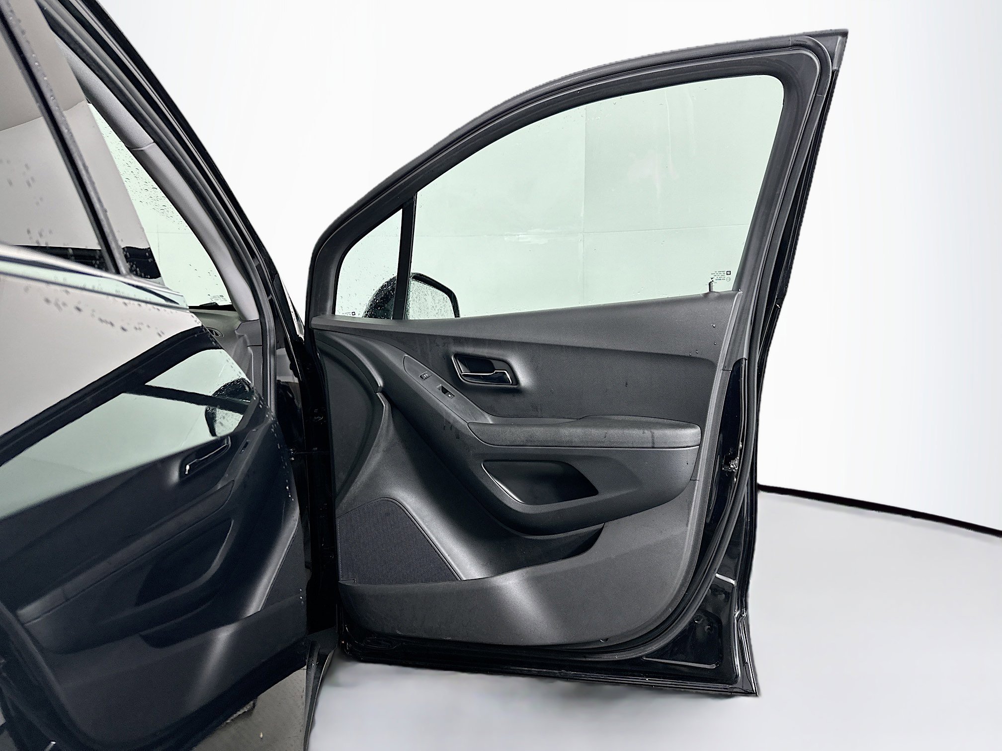 Used 2020 Chevrolet Trax LT w/ Driver Confidence Package image 30