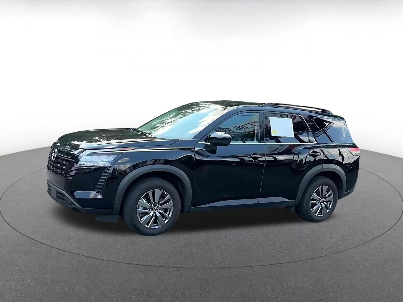 Used 2026 Nissan Pathfinder SV FWD image 7