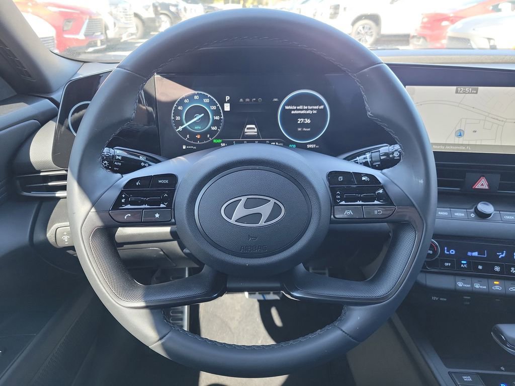 Certified 2025 Hyundai Elantra SEL image 19