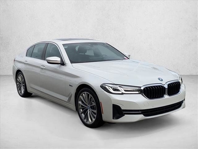 Used 2023 BMW 530e w/ Premium Package image 3