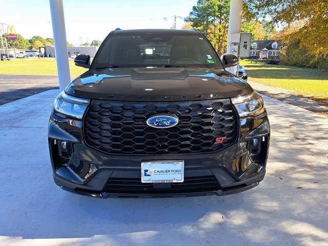 Certified 2025 Ford Explorer ST image 2