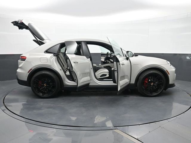 New 2026 Porsche Macan 4S Electric image 35