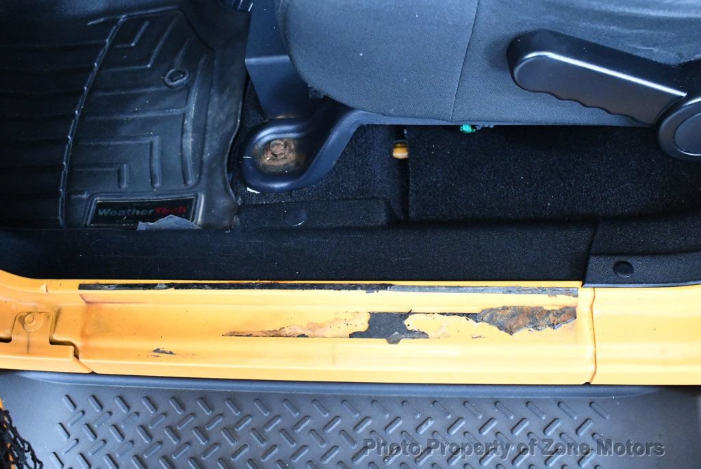 Used 2012 Jeep Wrangler Unlimited Sahara AWD/4WD image 9