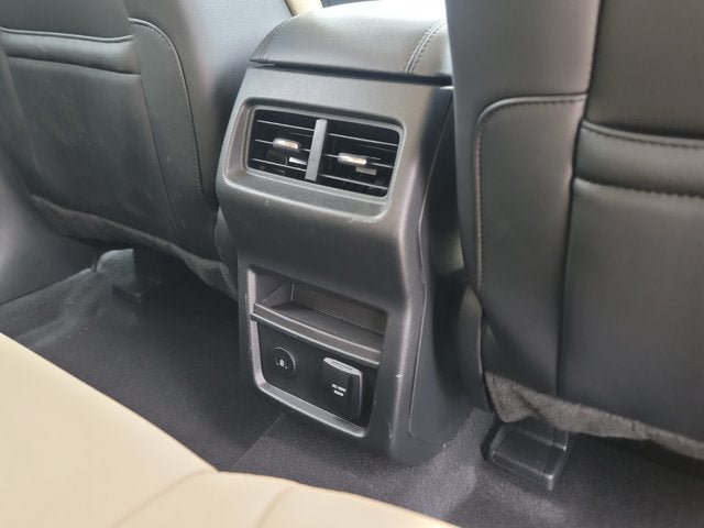 Used 2024 Ford Edge SEL w/ Convenience Package AWD/4WD image 9