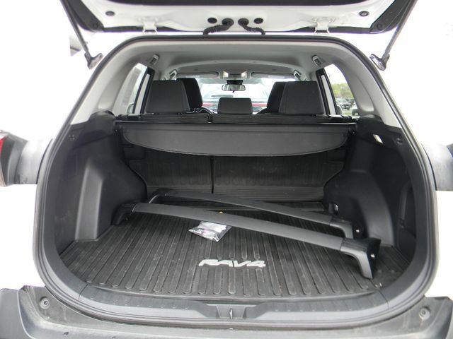 Used 2024 Toyota RAV4 LE AWD/4WD image 20