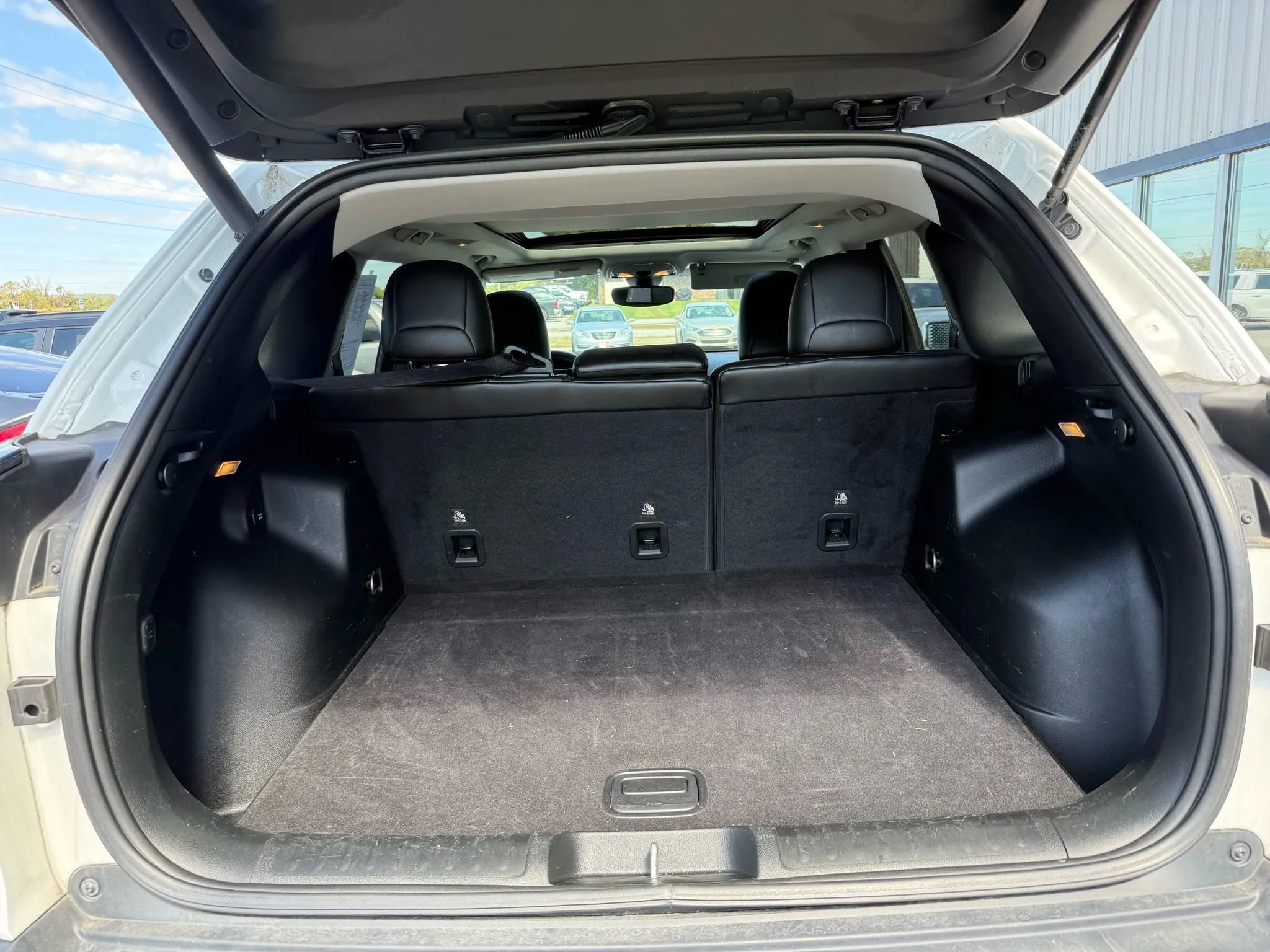 Used 2019 Jeep Cherokee Trailhawk w/ Comfort/Convenience Group image 13