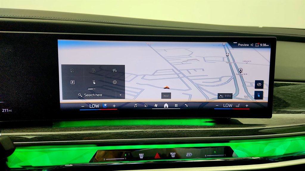 Used 2023 BMW i7 xDrive60 AWD/4WD image 17