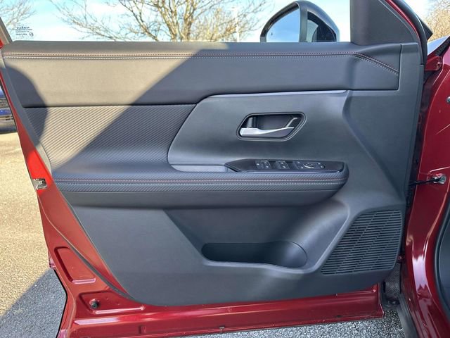 New 2026 Nissan Kicks SR image 14