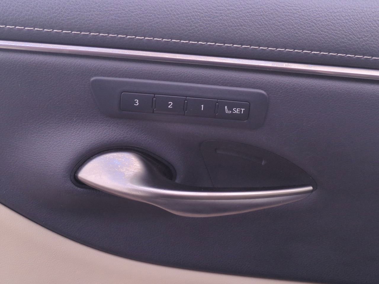 Used 2019 Lexus ES 300h w/ Luxury Package image 15