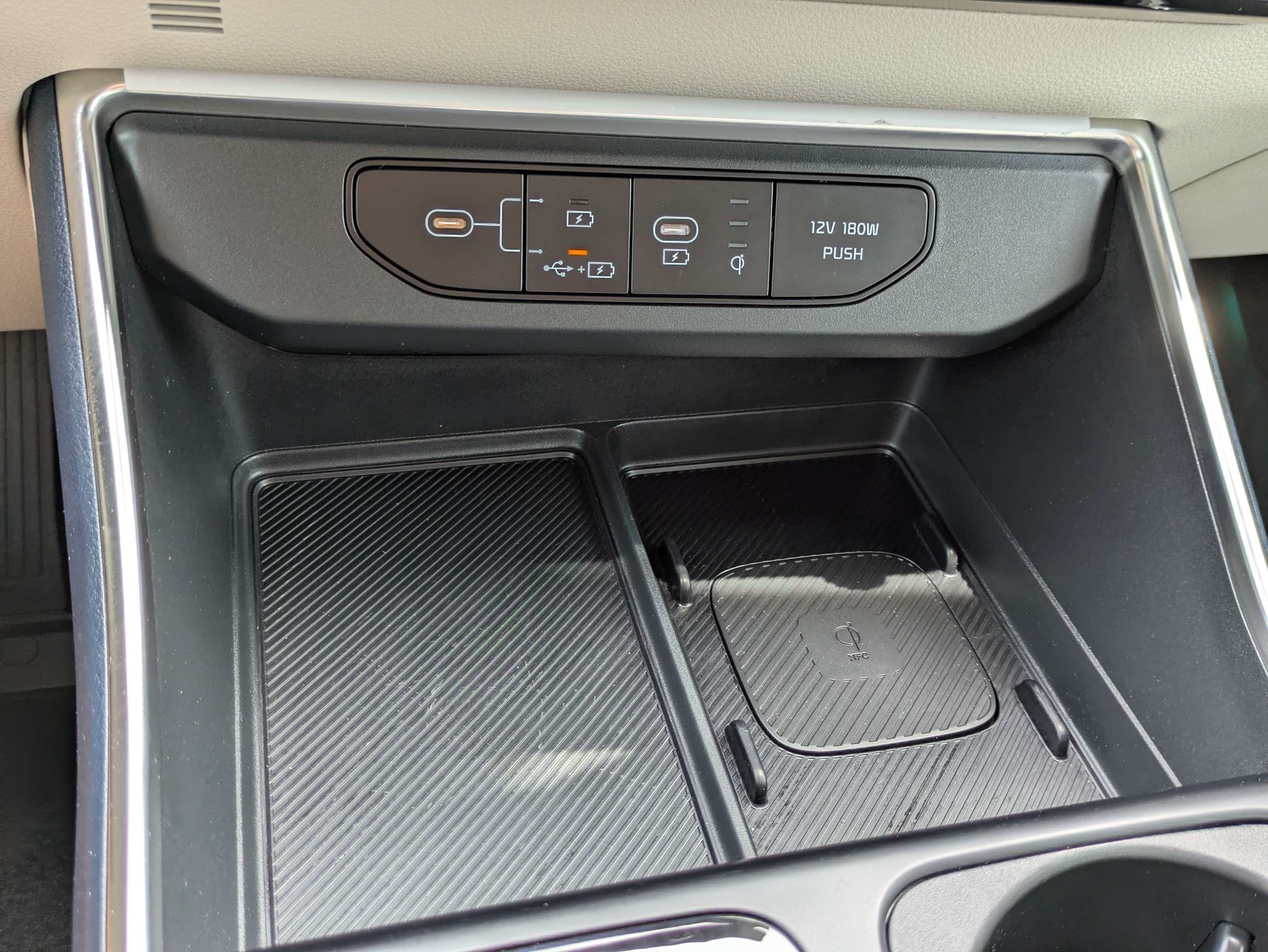 Certified 2026 Kia Carnival SX Prestige FWD image 32