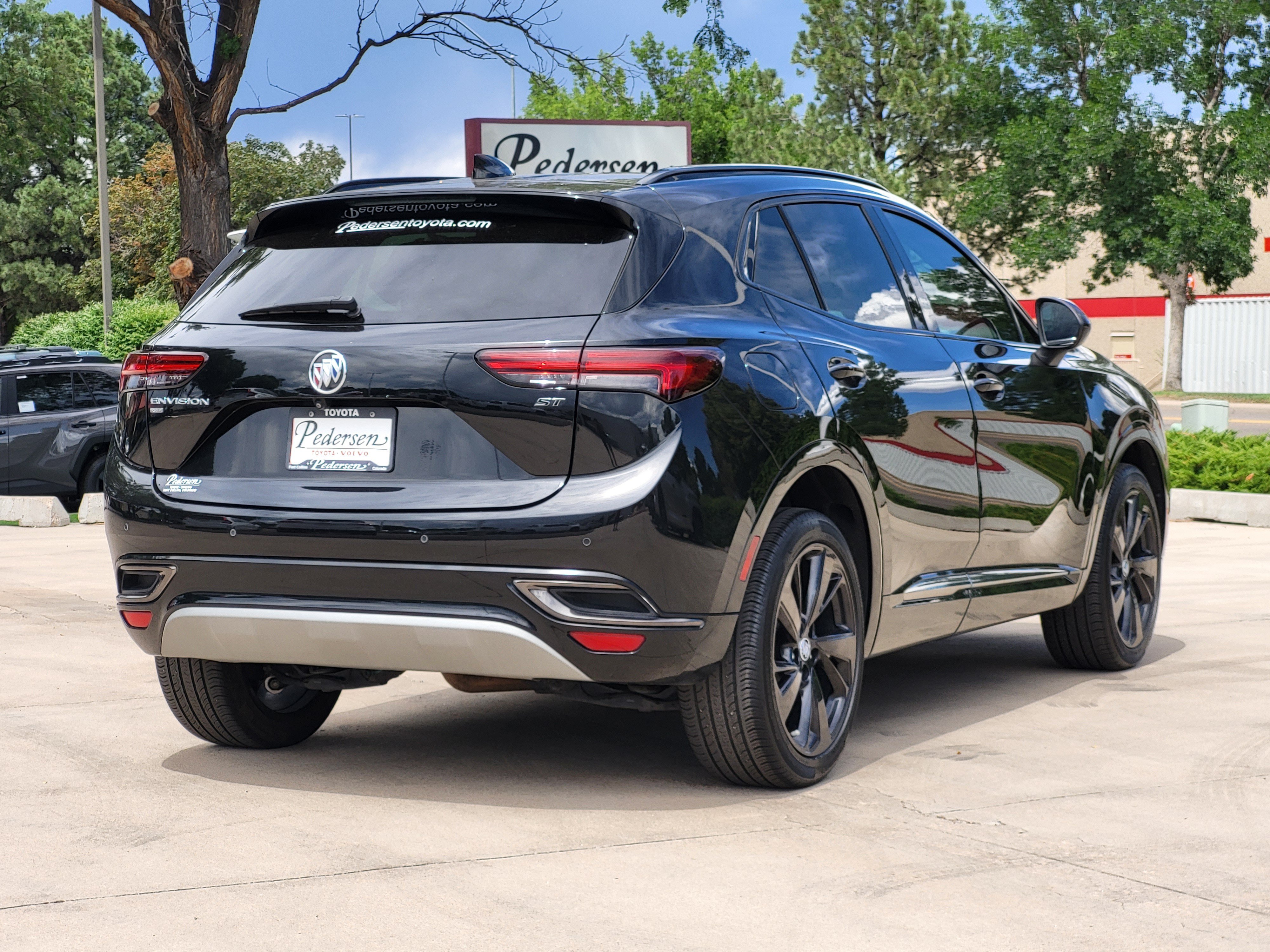 Used 2023 Buick Envision Preferred w/ Sport Touring Package AWD/4WD image 3
