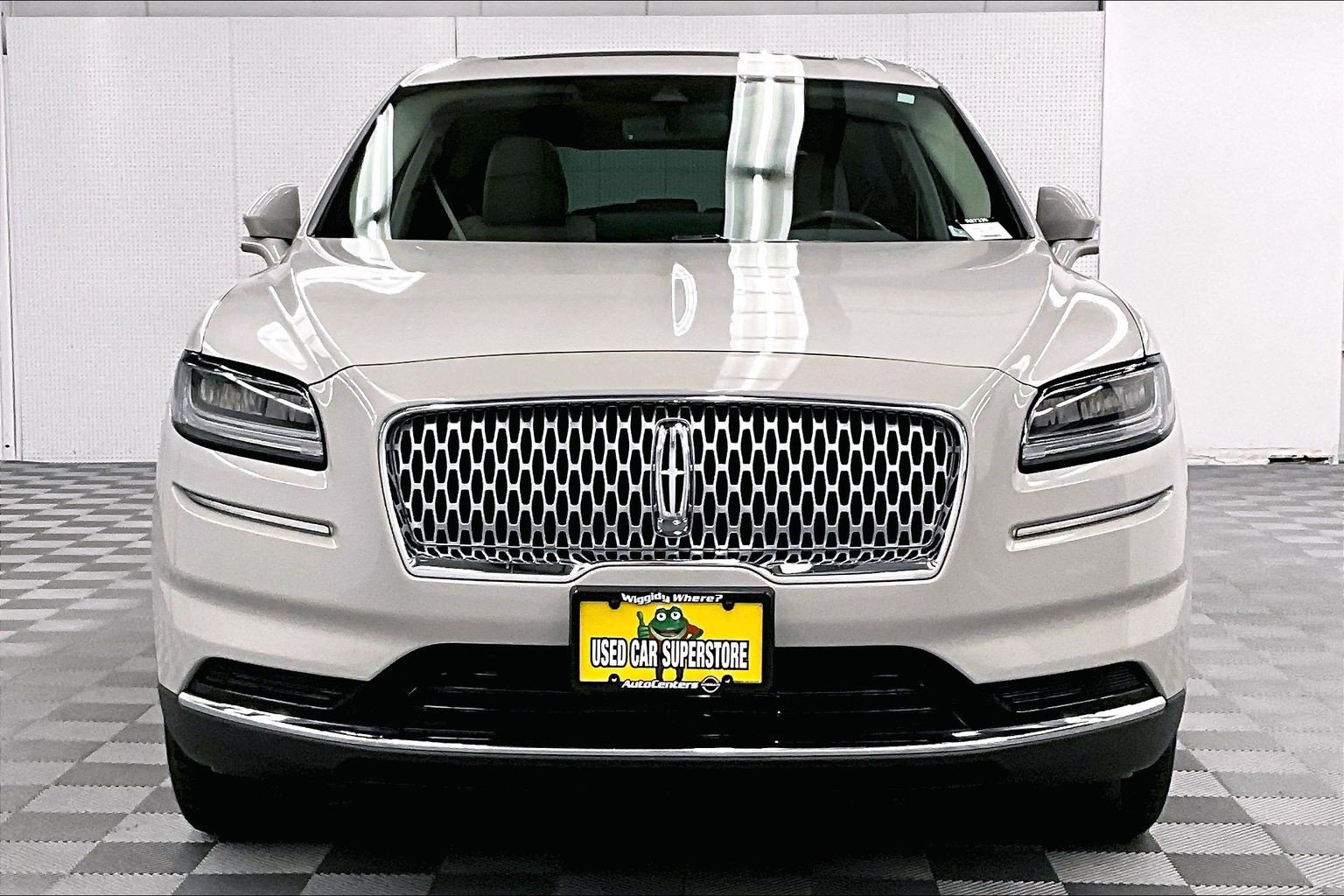Used 2023 Lincoln Nautilus Reserve AWD/4WD image 4