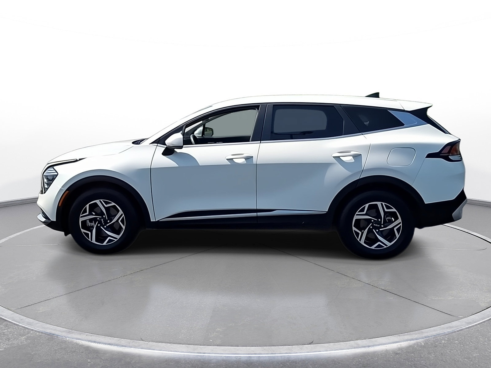 Used 2024 Kia Sportage LX FWD image 5