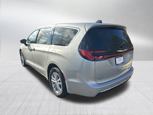 New 2026 Chrysler Pacifica Select image 7