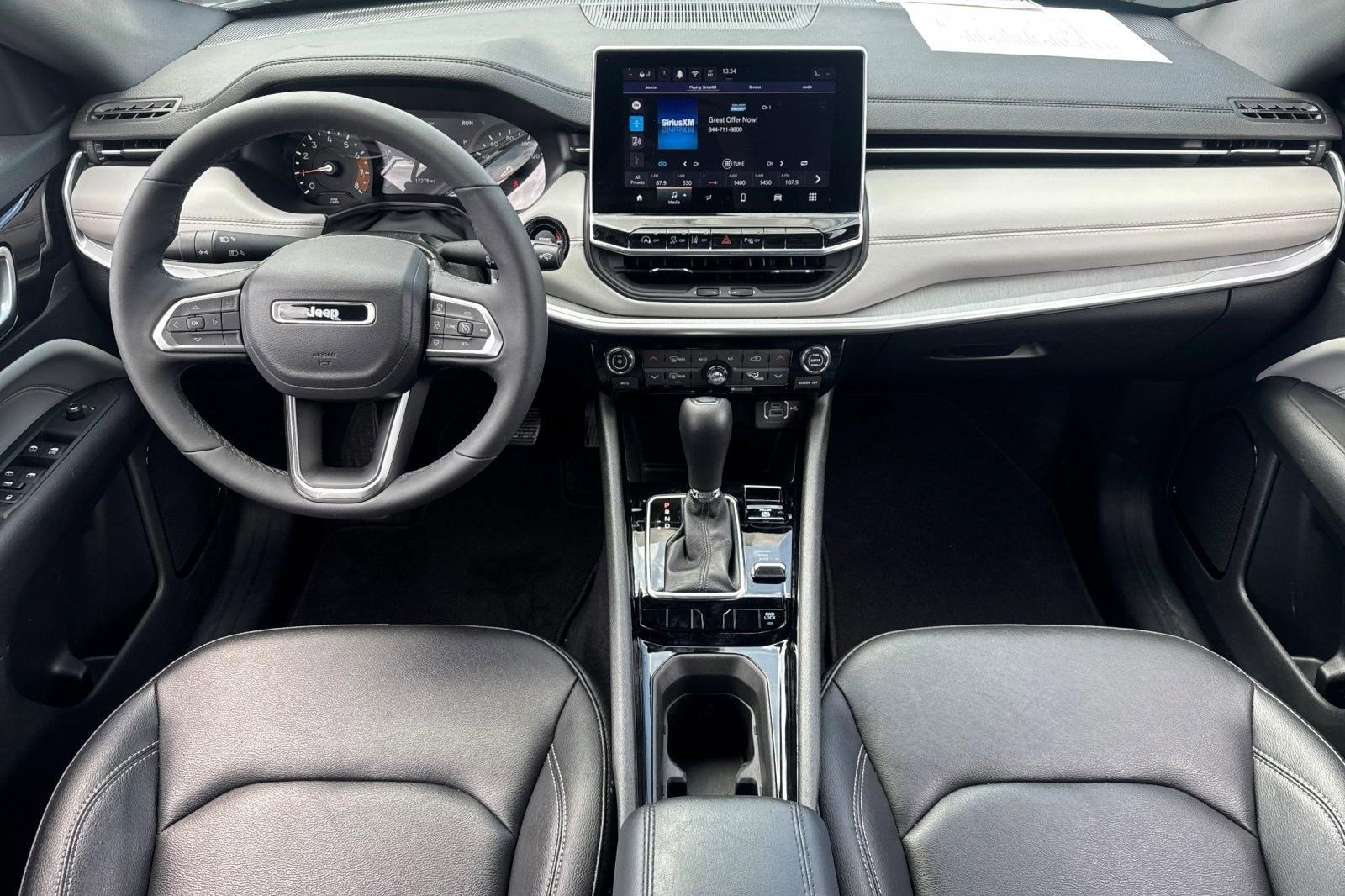 Used 2025 Jeep Compass Limited AWD/4WD image 15