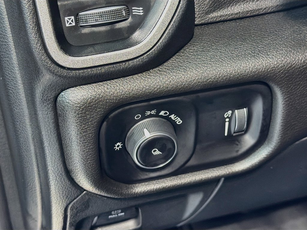 Used 2025 RAM 1500 Tradesman AWD/4WD image 11