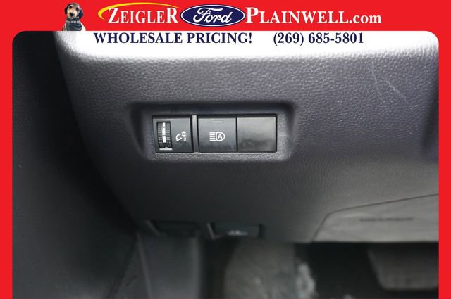 Used 2025 Toyota RAV4 LE image 19