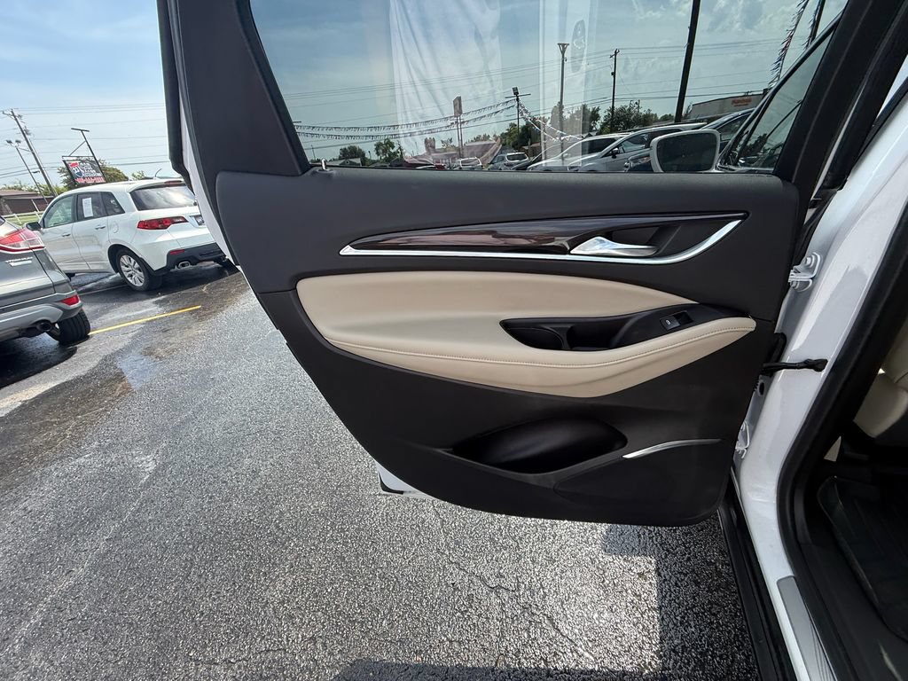 Used 2018 Buick Enclave Essence w/ Trailering Package FWD image 11