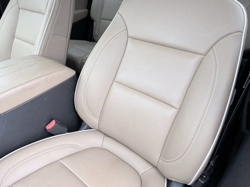 Used 2023 Chevrolet Traverse Premier image 23
