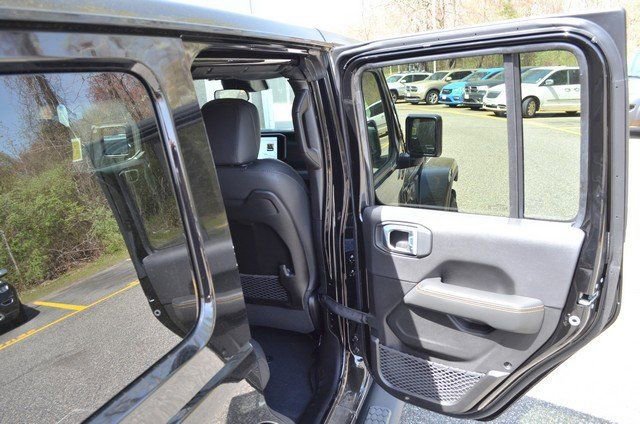 New 2025 Jeep Wrangler Sahara image 31