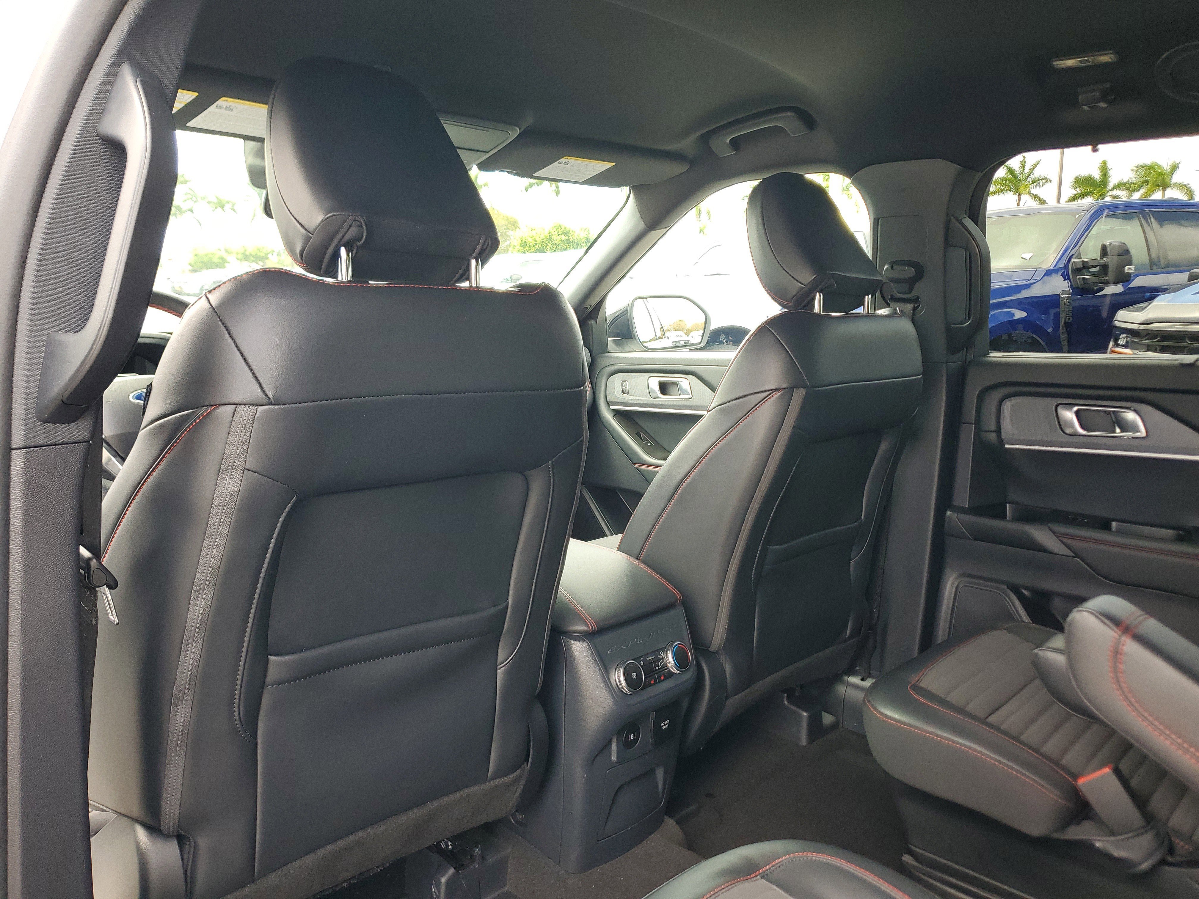 Used 2025 Ford Explorer ST-Line w/ Premium Package image 13