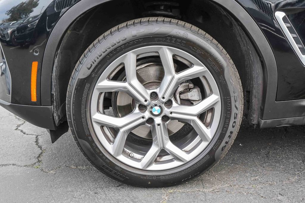 Used 2025 BMW X4 xDrive30i image 9