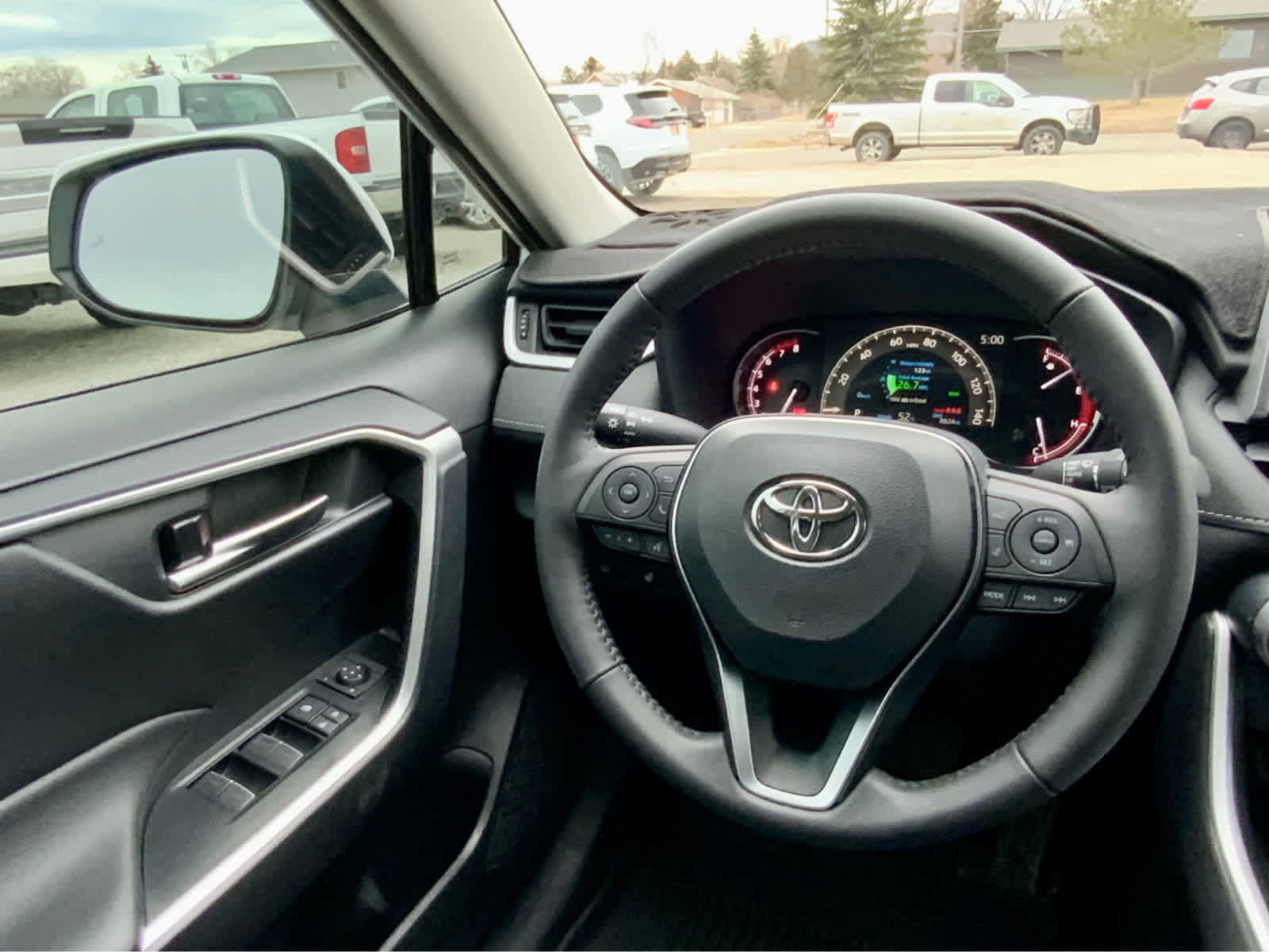 Used 2025 Toyota RAV4 XLE w/ Convenience Package image 37