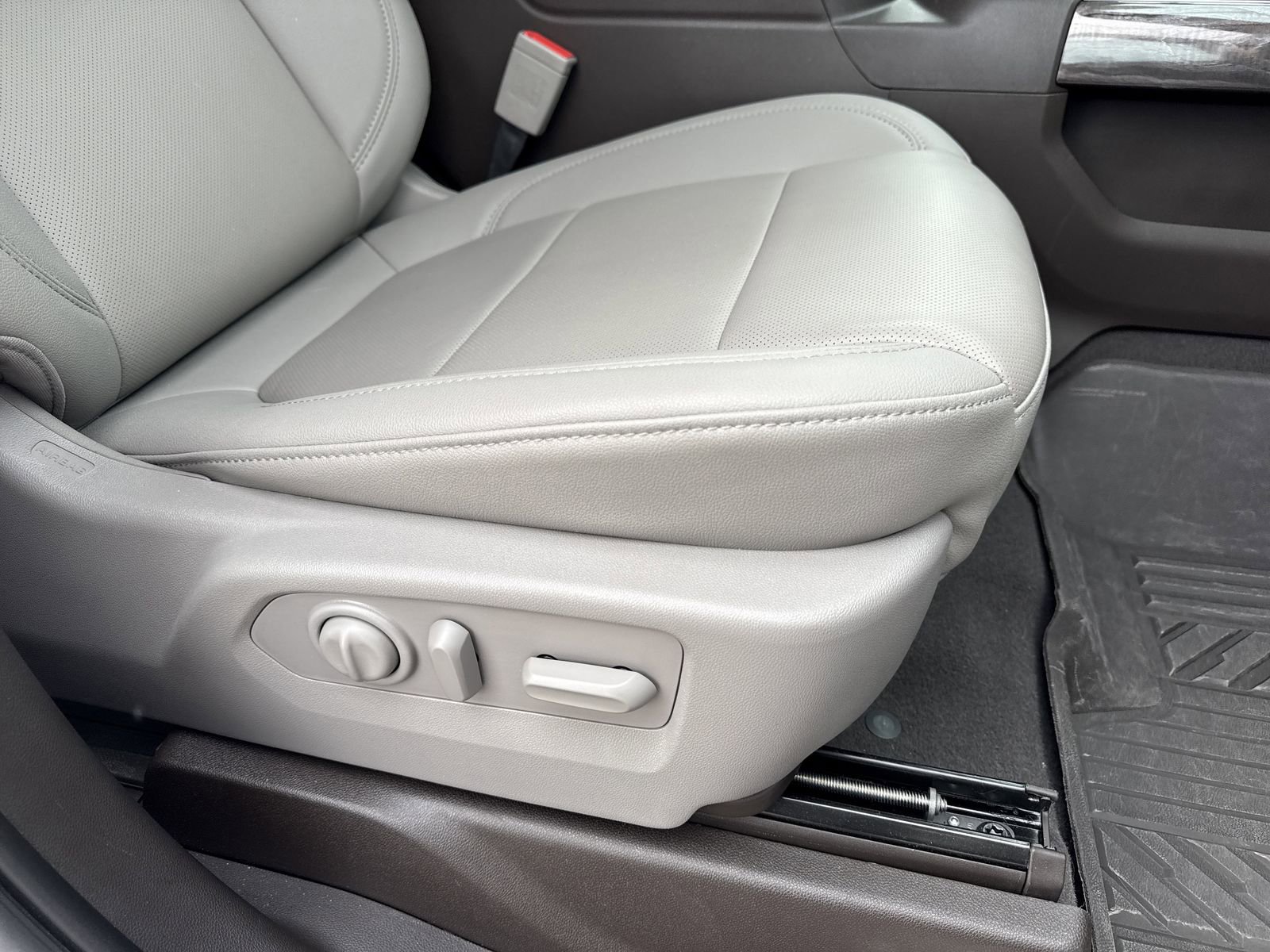 Used 2021 Chevrolet Silverado 1500 LTZ w/ LTZ Premium Package image 29