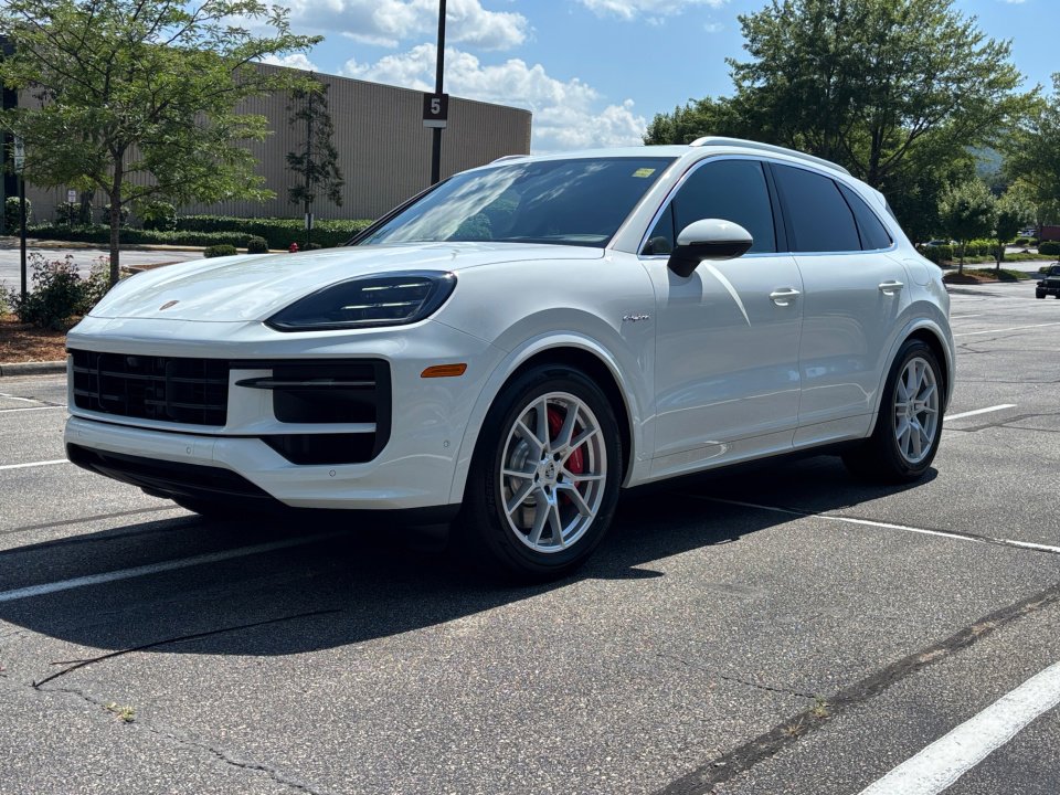 New 2025 Porsche Cayenne S