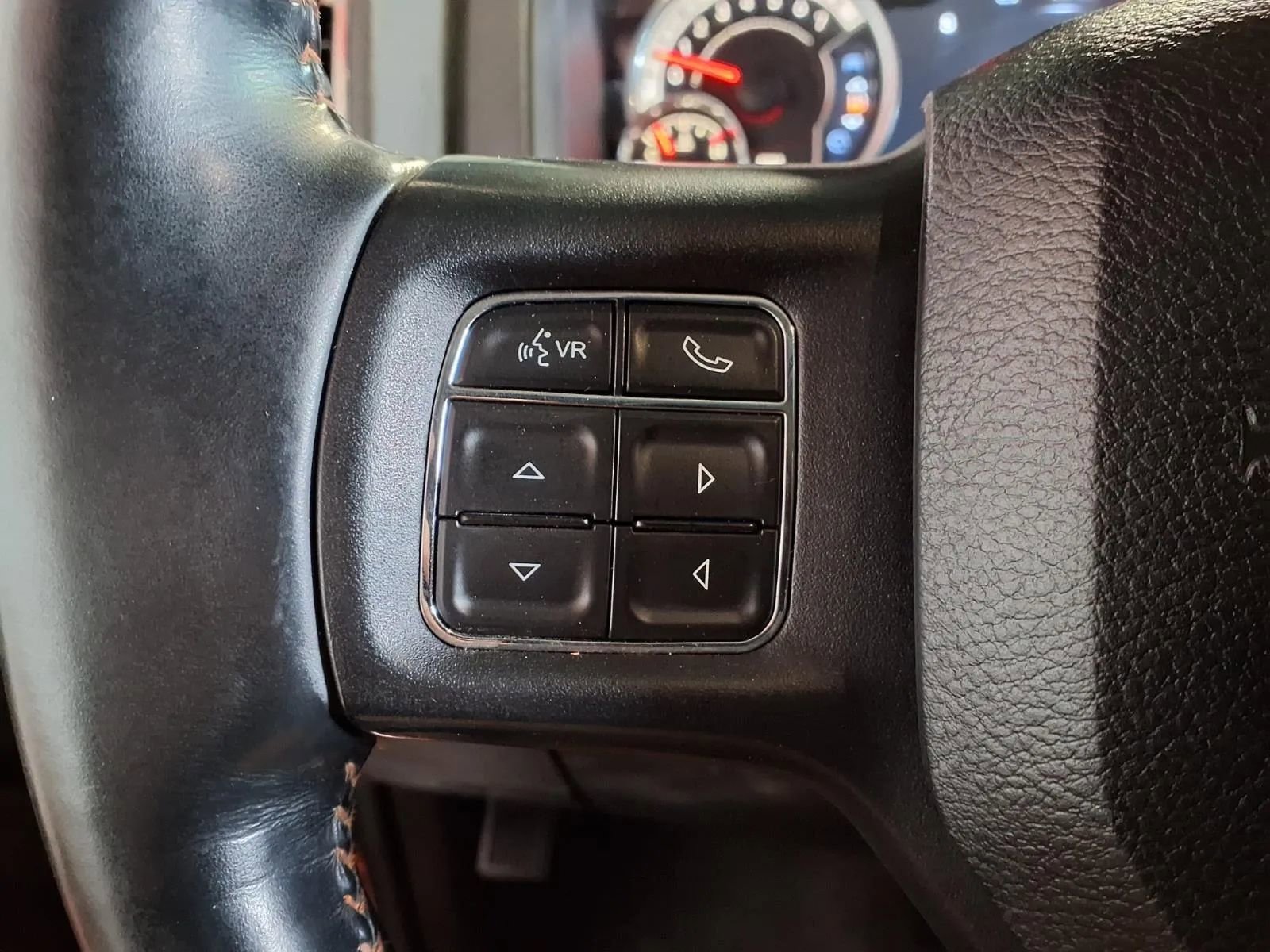 Used 2015 RAM 1500 Sport w/ Ignition Orange Sport Package image 28