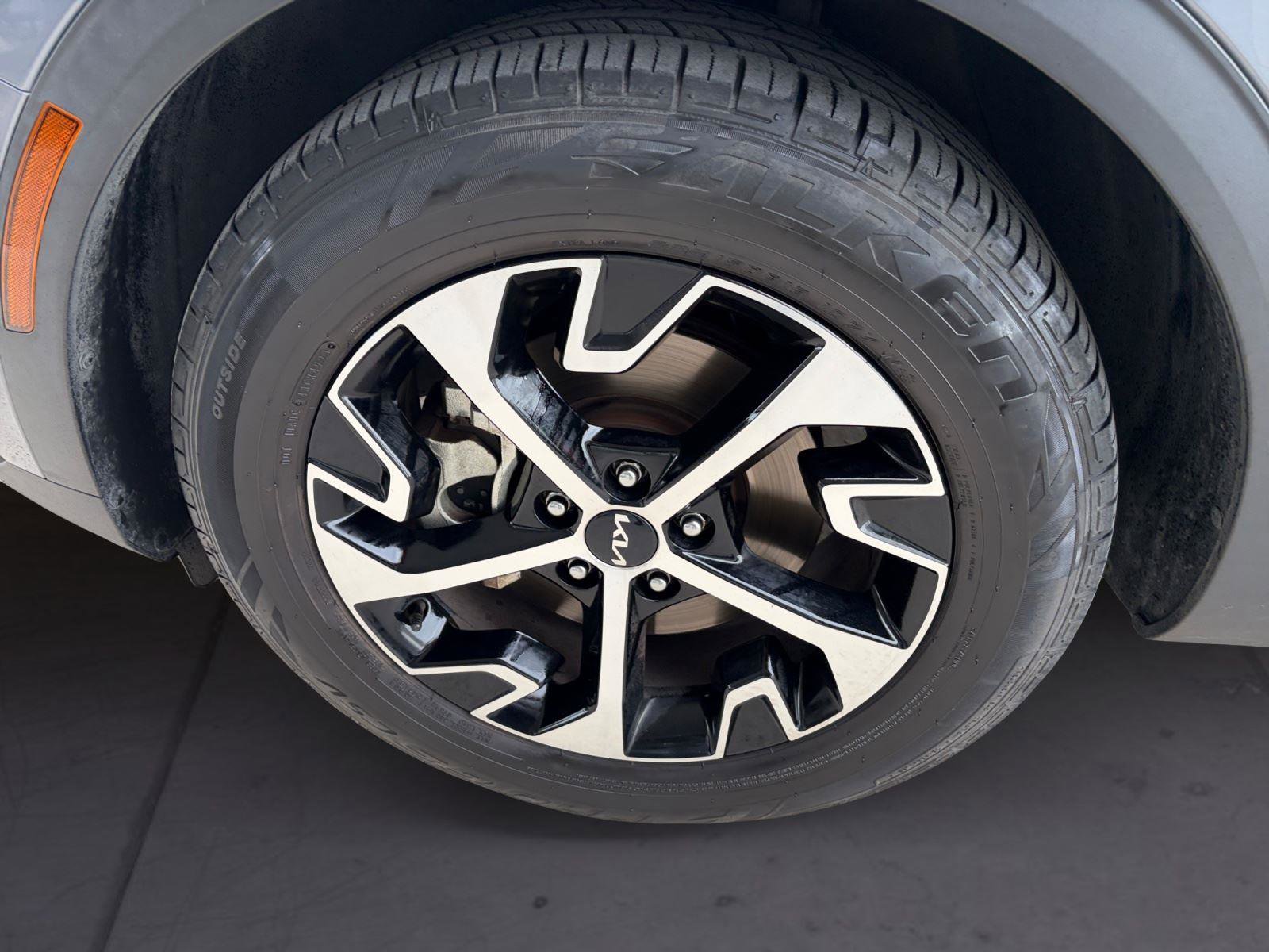 Used 2023 Kia Sportage EX image 14