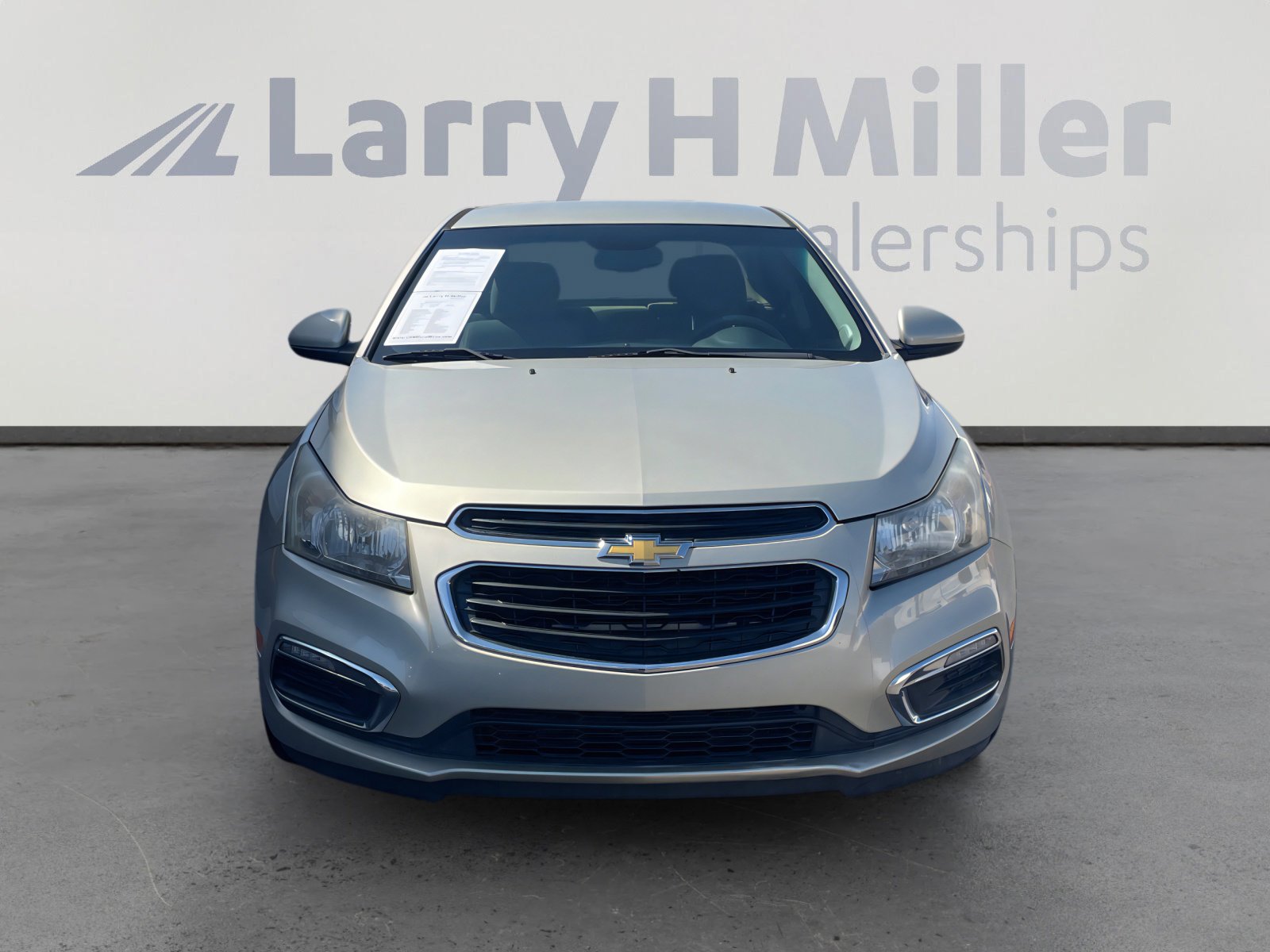 Used 2015 Chevrolet Cruze LT w/ Technology Package FWD image 8