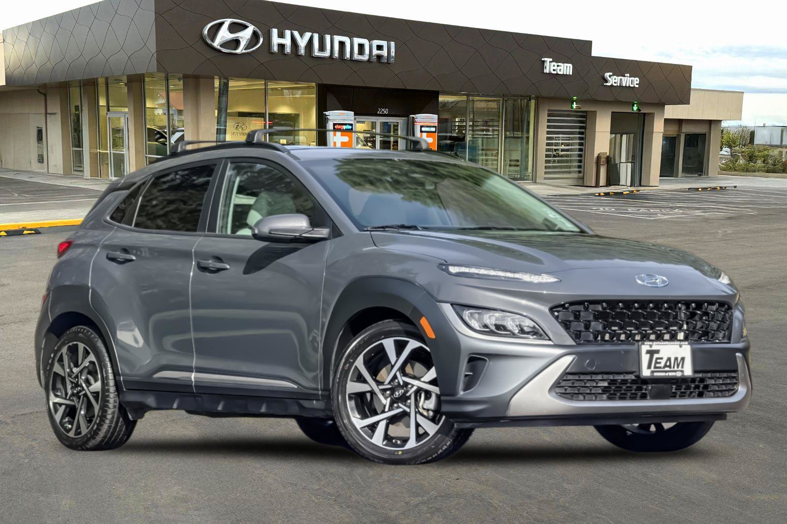 Used 2023 Hyundai Kona Limited AWD/4WD image 2