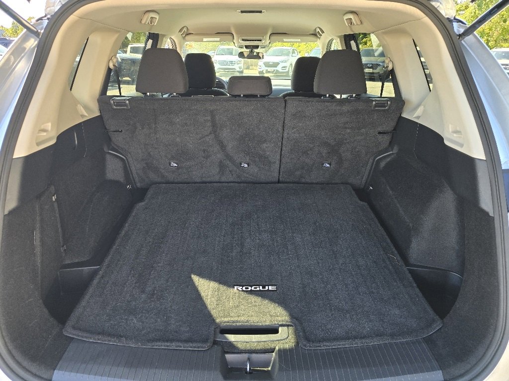 Used 2024 Nissan Rogue S image 26
