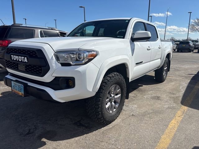 Used 2018 Toyota Tacoma SR5 AWD/4WD image 3