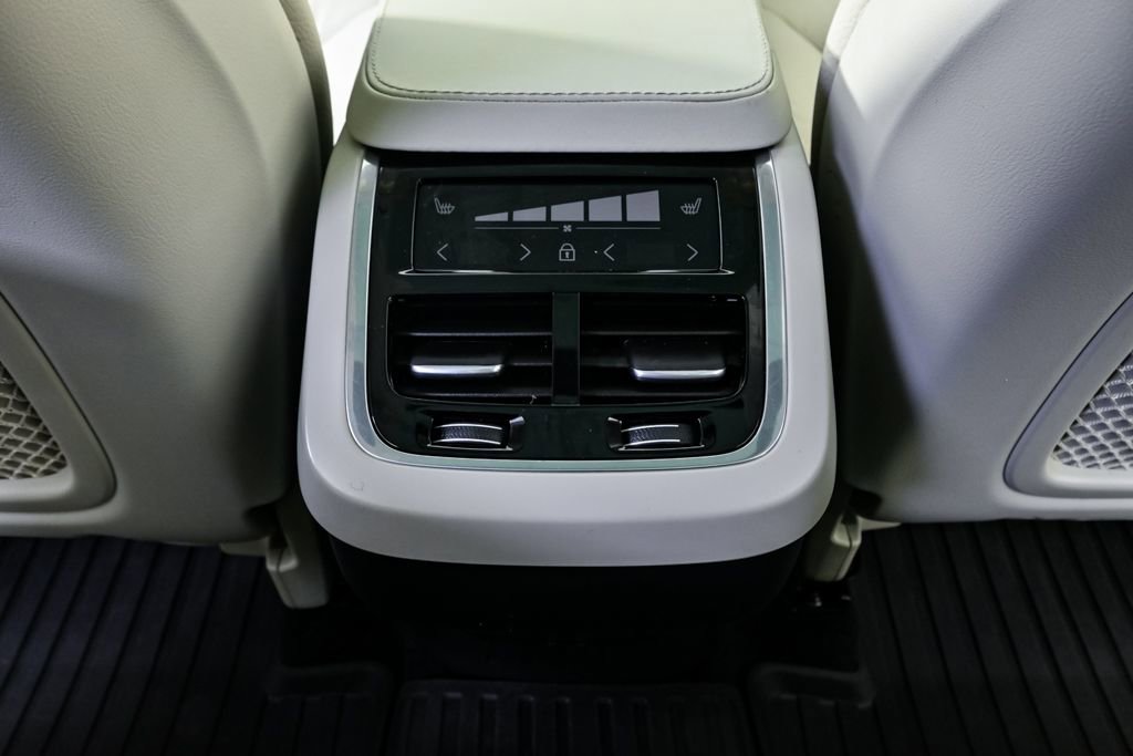 Certified 2024 Volvo XC90 B5 Plus w/ Protection Package Premier image 22